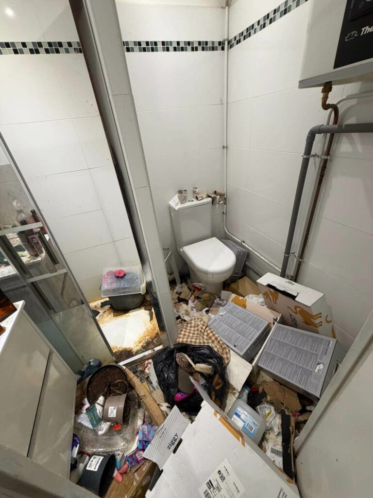 Nettoyage diogène salle de bain